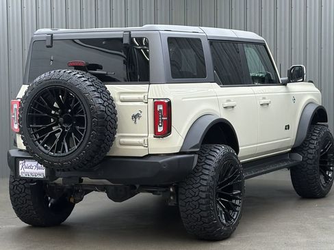 Used 2025 Ford Bronco Outer Banks w/ Sasquatch Package AWD/4WD image 5