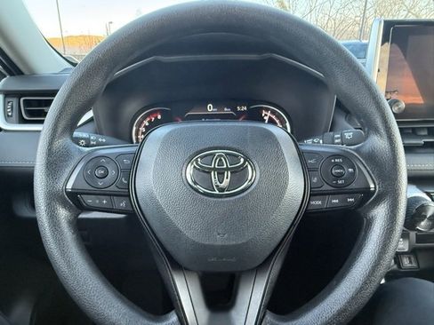 Used 2025 Toyota RAV4 XLE image 30