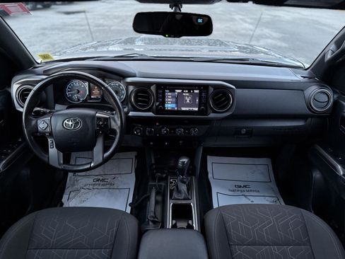 Used 2016 Toyota Tacoma TRD Sport image 24