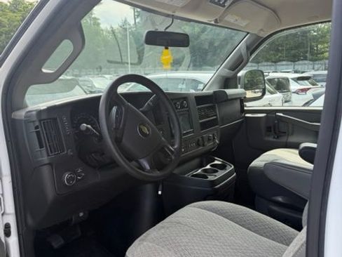 Used 2016 Chevrolet Express 3500 LT w/ LT Preferred Equipment Group RWD image 5