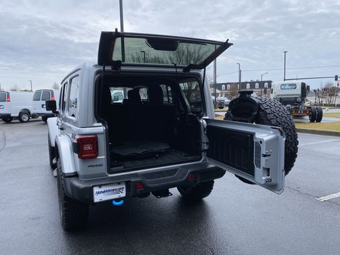Used 2024 Jeep Wrangler Unlimited Rubicon 4xe image 11