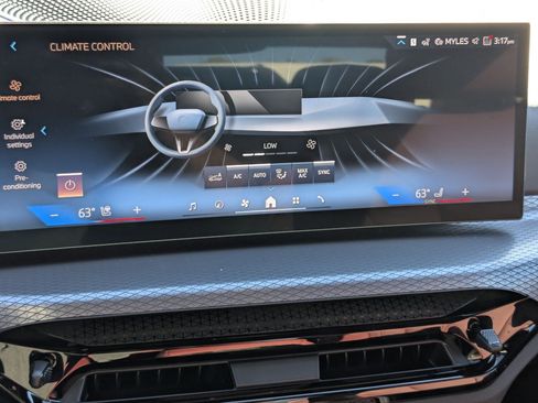 New 2026 BMW 330i xDrive Sedan w/ M Sport Package image 25