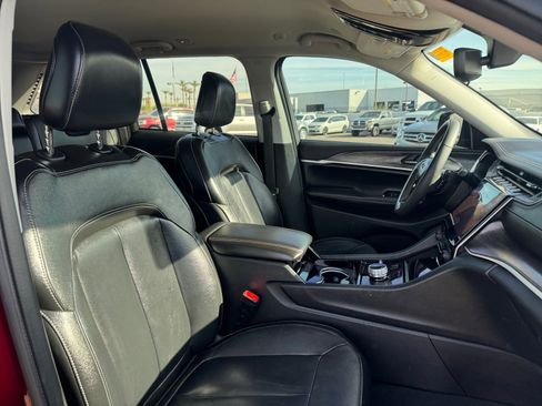 Certified 2023 Jeep Grand Cherokee Limited w/ Black Appearance Package image 30