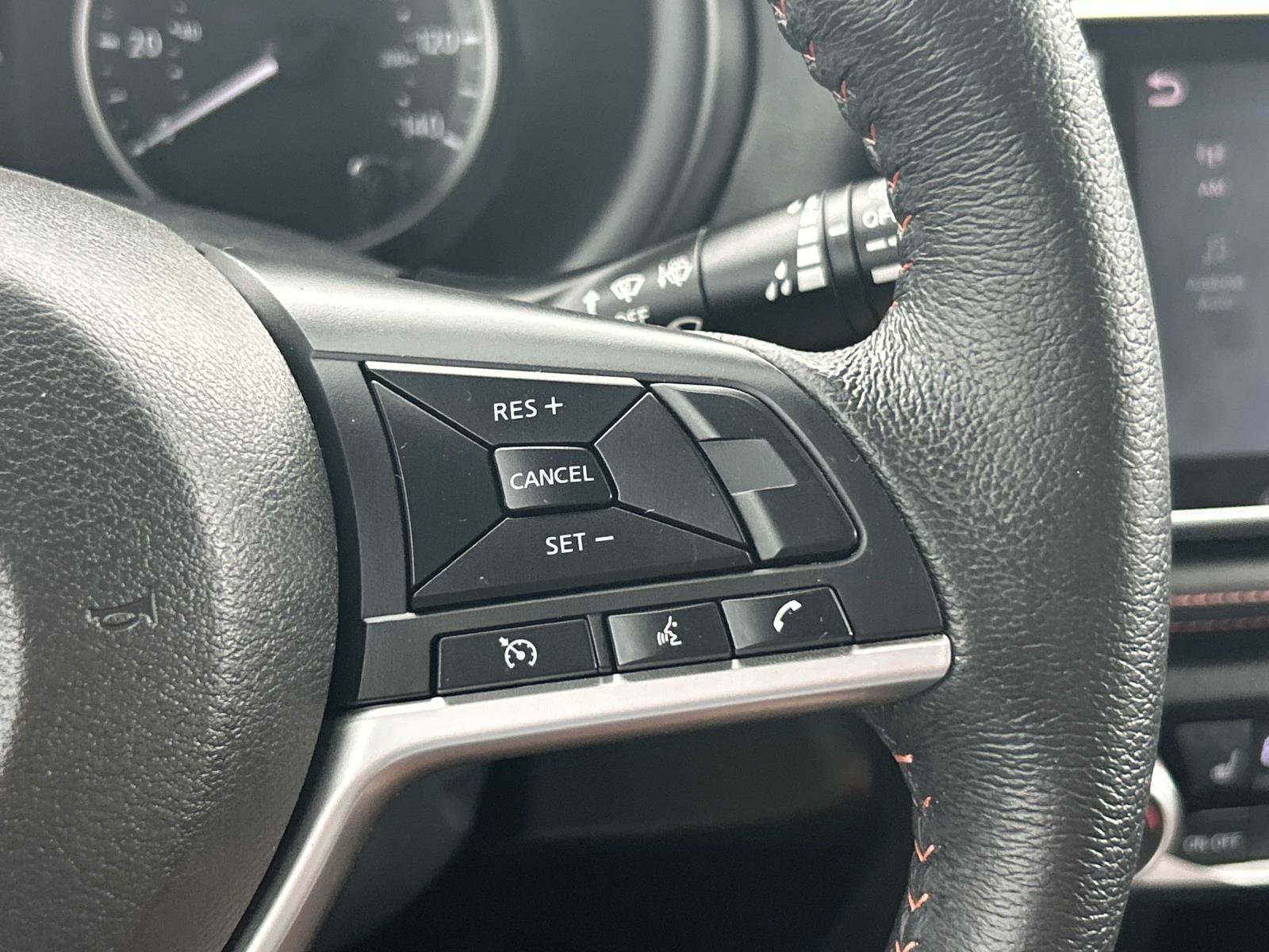 Used 2020 Nissan Kicks SR w/ SR Premium Package FWD image 35