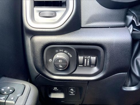 Used 2025 RAM 1500 Lone Star AWD/4WD image 31