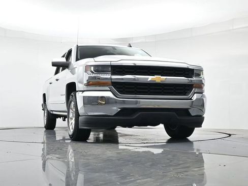 Used 2018 Chevrolet Silverado 1500 LT RWD image 38