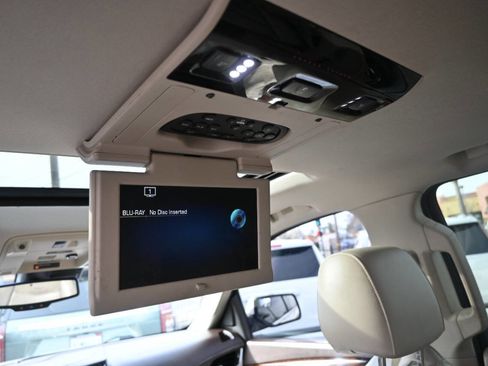 Used 2015 Cadillac Escalade Luxury image 25