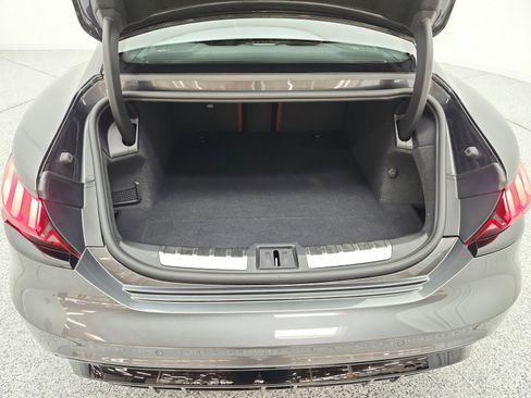Used 2023 Audi e-tron GT Prestige image 21