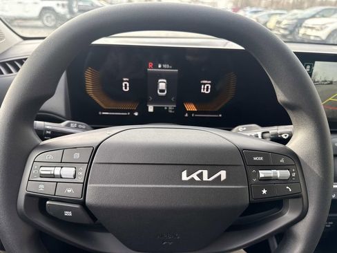 New 2025 Kia K4 LXS image 11
