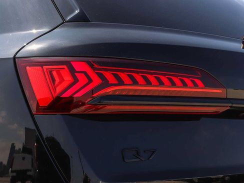Used 2023 Audi Q7 3.0T Prestige w/ Prestige Package AWD/4WD image 12