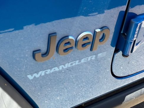 Used 2023 Jeep Wrangler Unlimited Rubicon 4xe AWD/4WD image 18