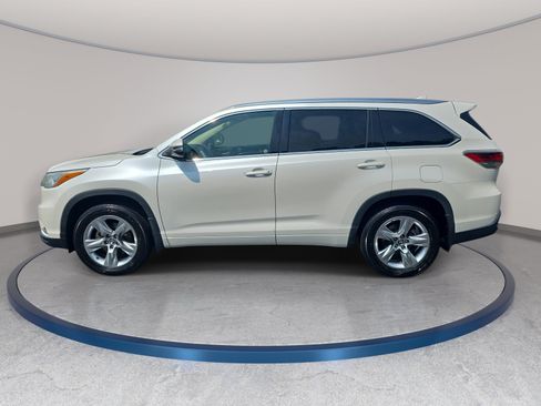 Used 2016 Toyota Highlander Limited w/ Driver Technology Package AWD/4WD image 8