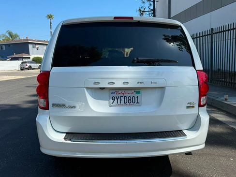 Used 2016 Dodge Grand Caravan R/T FWD image 2