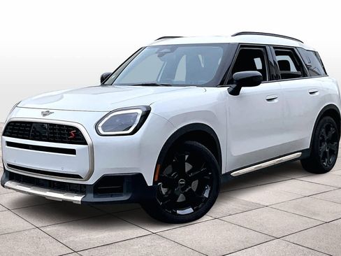 Used 2025 MINI Cooper Countryman S image 1