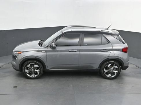Used 2023 Hyundai Venue Limited FWD image 23