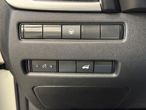 Used 2023 Nissan Rogue SL w/ SL Premium Package image 31