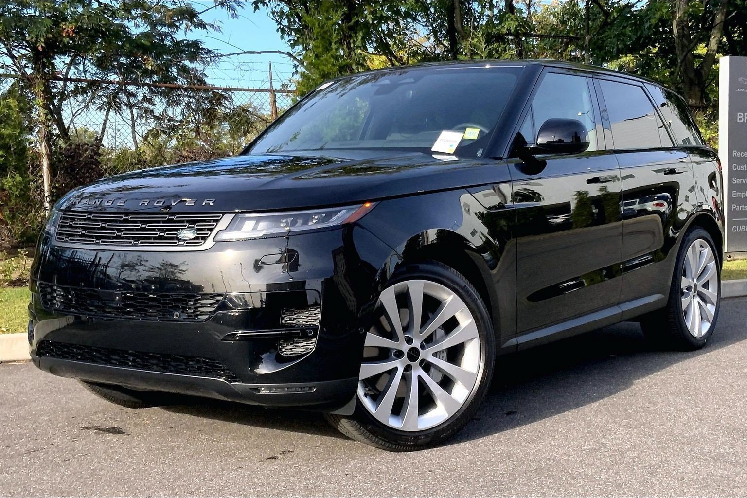 New 2027 Land Rover Range Rover Sport SE AWD/4WD image 1