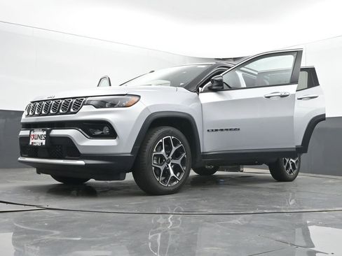 Used 2025 Jeep Compass Limited AWD/4WD image 72
