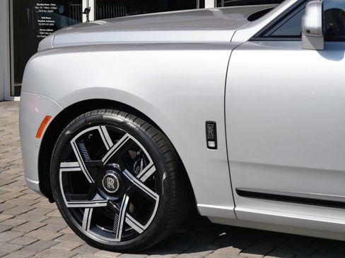 Certified 2026 Rolls-Royce Cullinan Black Badge AWD/4WD image 13