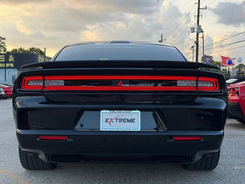 Used 2025 Dodge Charger Daytona Scat Pack w/ Track Pack AWD/4WD image 5