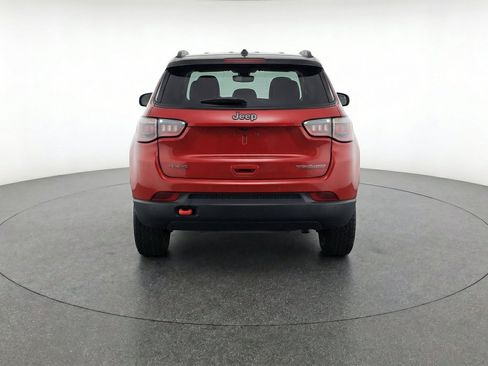 Used 2025 Jeep Compass Trailhawk AWD/4WD image 7