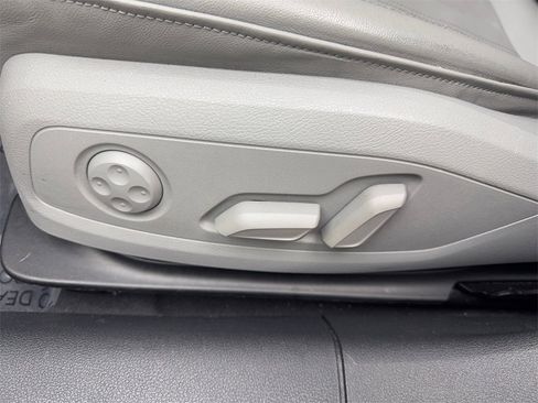 Used 2022 Audi A4 2.0T Premium Plus w/ Premium Plus Package image 31