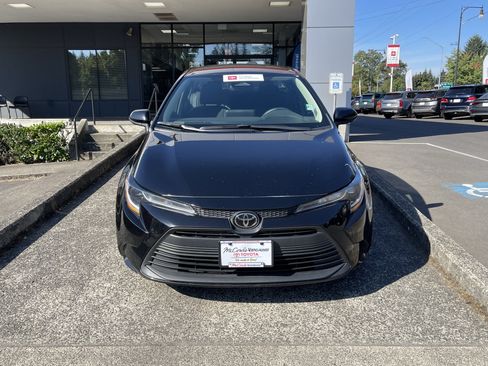 Certified 2023 Toyota Corolla LE FWD image 2
