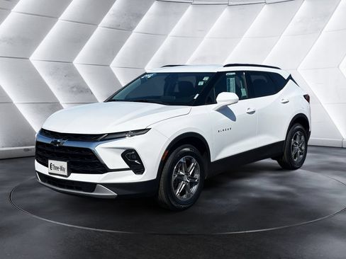 Certified 2023 Chevrolet Blazer LT w/ Convenience Package FWD image 1