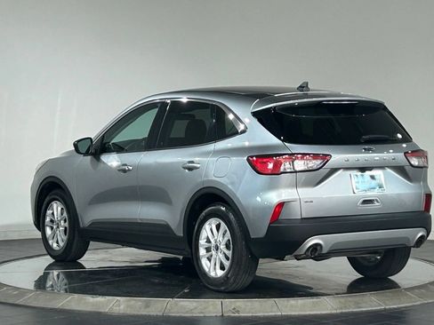 Used 2022 Ford Escape SE w/ Cold Weather Package FWD image 7