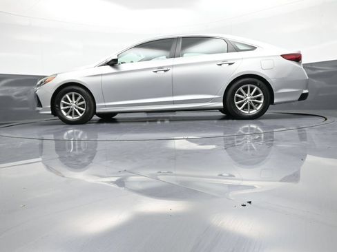 Used 2018 Hyundai Sonata SE FWD image 32