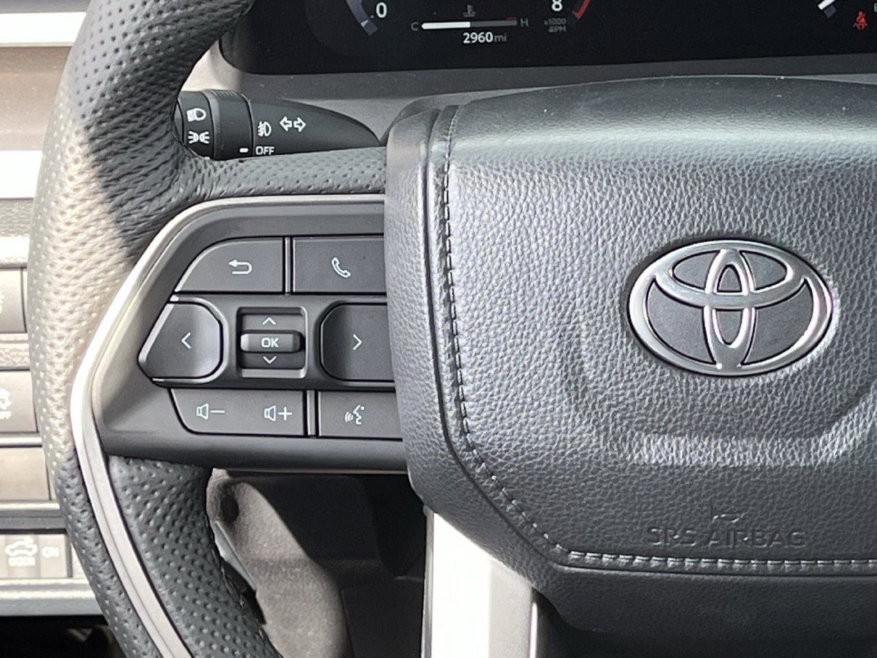 Used 2025 Toyota Tacoma TRD Sport w/ TRD Sport Upgrade Package RWD image 17