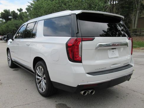 Used 2021 GMC Yukon XL Denali w/ Denali Ultimate Package AWD/4WD image 4