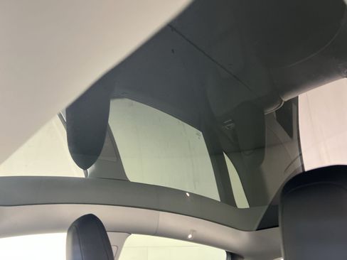 Used 2022 Tesla Model Y Performance AWD/4WD image 24