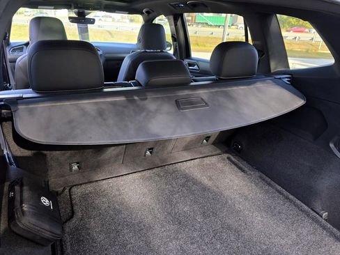 Used 2022 Volkswagen Tiguan SEL R-Line image 36