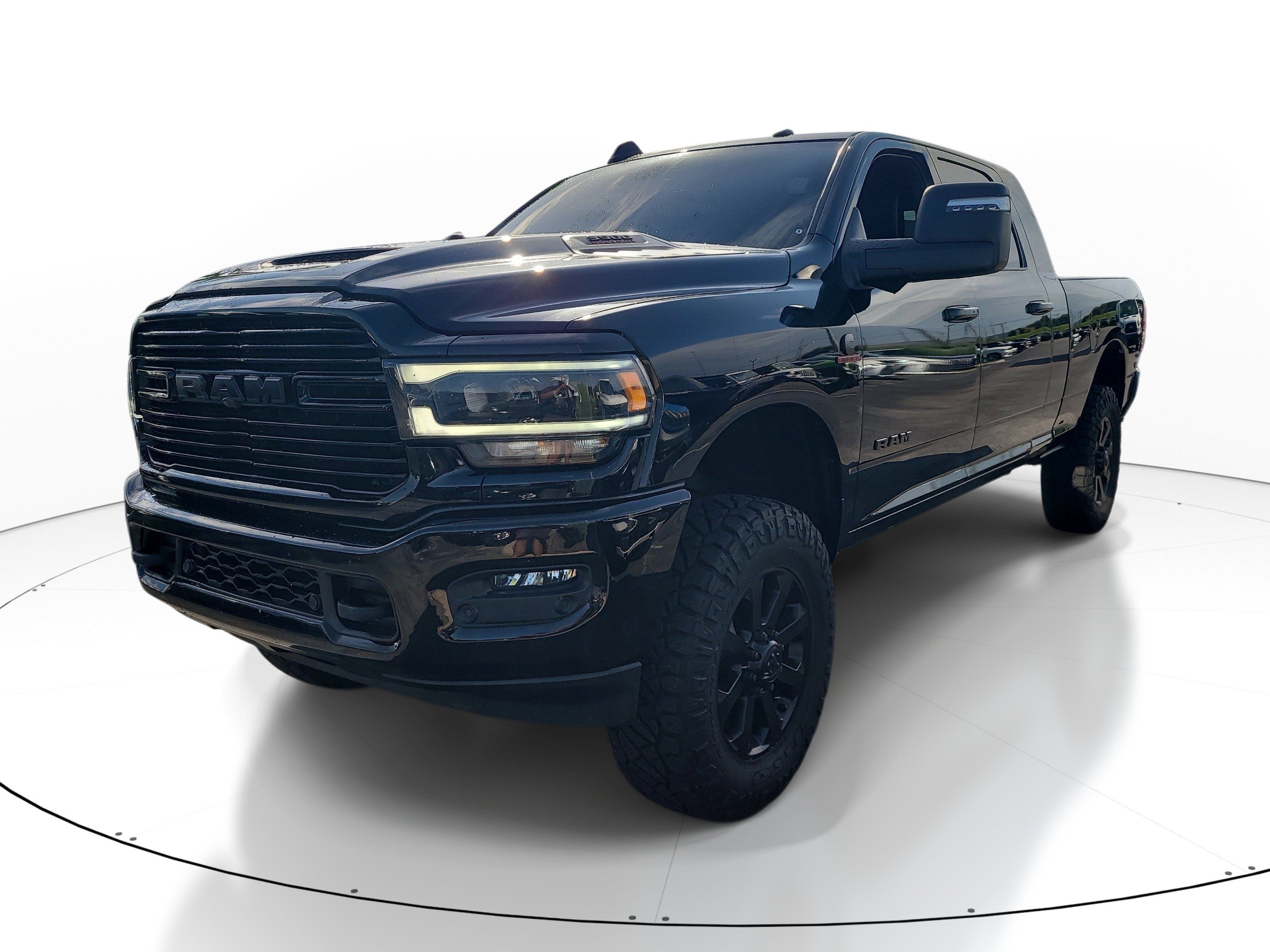 Used 2024 RAM 3500 Laramie w/ Night Edition AWD/4WD image 3