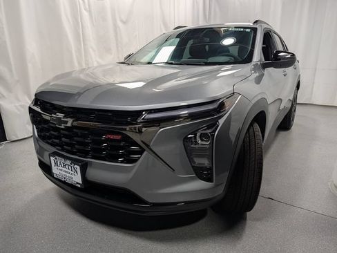 New 2026 Chevrolet Trax RS w/ Sunroof Package FWD image 7