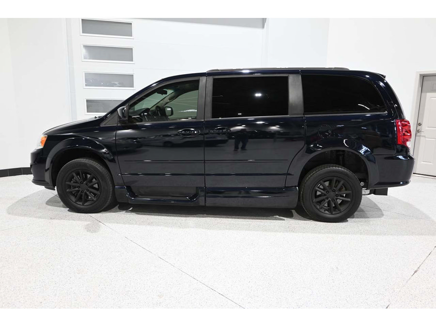 Used 2015 Dodge Grand Caravan SXT FWD image 9