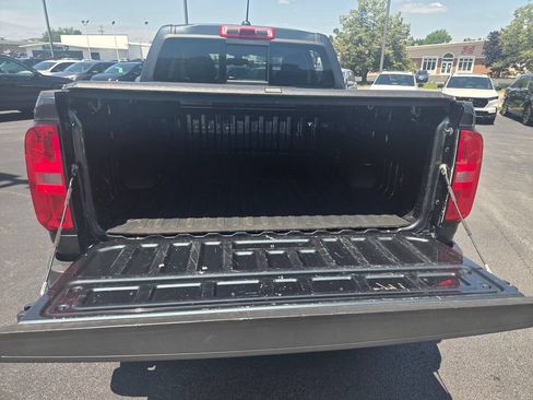 Used 2017 Chevrolet Colorado Z71 AWD/4WD image 10