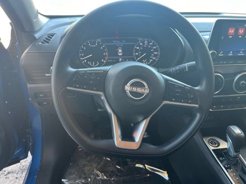 Used 2025 Nissan Sentra SV FWD image 31
