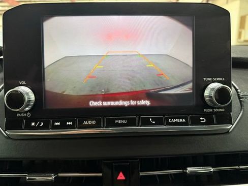 Used 2024 Mitsubishi Outlander ES FWD image 17