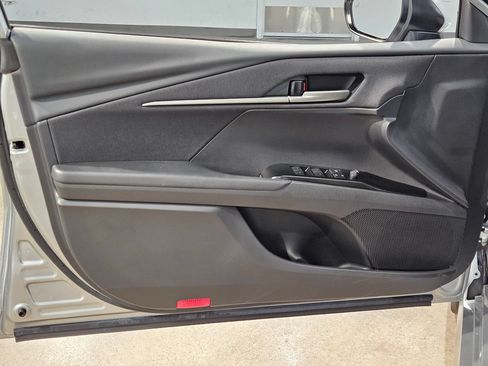 Used 2025 Toyota Camry LE w/ Convenience Package FWD image 20