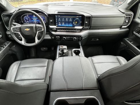 Used 2024 Chevrolet Silverado 1500 LTZ w/ Technology Package image 36