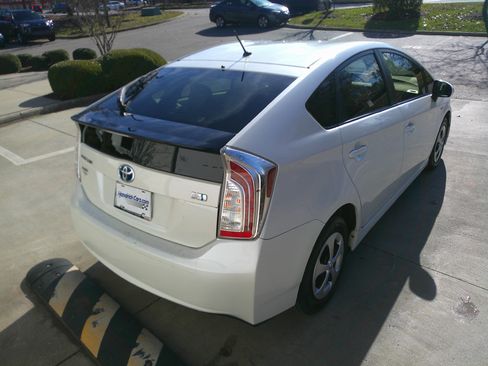 Used 2015 Toyota Prius Two image 16