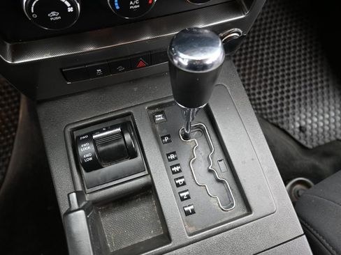 Used 2011 Jeep Liberty Sport image 17