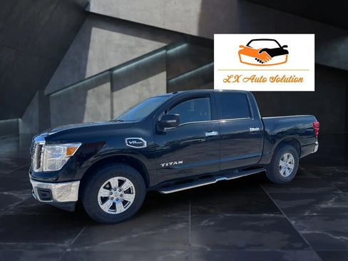 Used 2017 Nissan Titan SV AWD/4WD image 2
