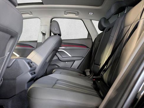 New 2025 Audi Q5 Premium Plus image 17