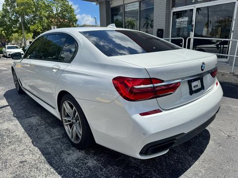 Used 2019 BMW 740i w/ M Sport Package RWD image 4