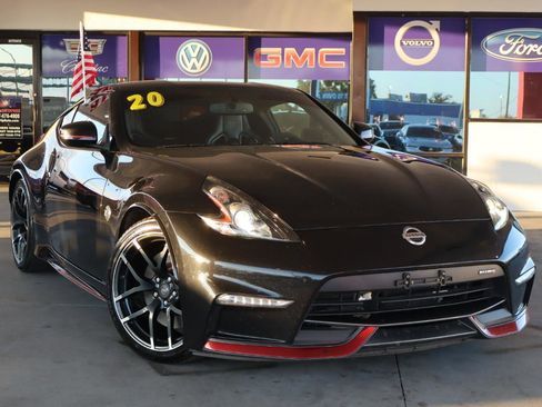 Used 2020 Nissan 370Z NISMO image 2