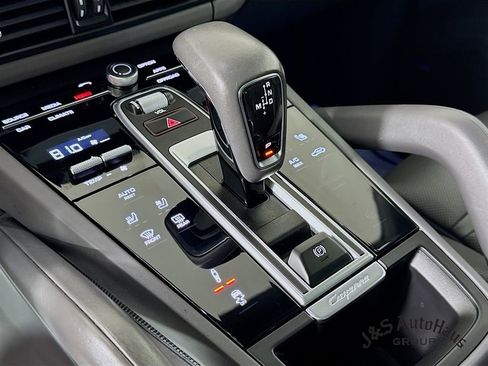 Used 2022 Porsche Cayenne Turbo w/ Assistance Package image 21