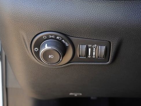 New 2026 Jeep Compass Latitude image 22